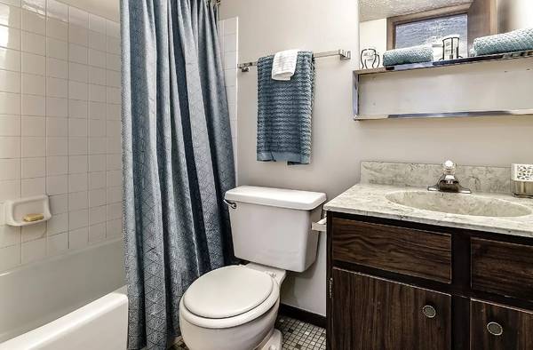 $700 / 1hab - 720ft2 - ✨ apartamento luminoso y asequible de 1 habitación ✨ (Anchorage, AK)64014169691138122