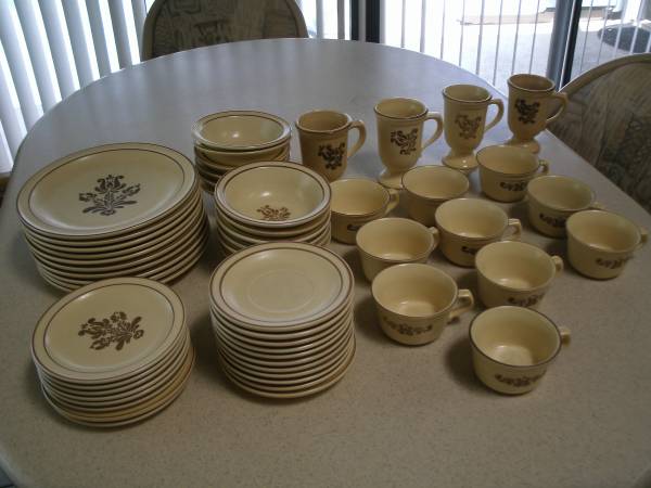 Pfaltzgraff Dish Set 1