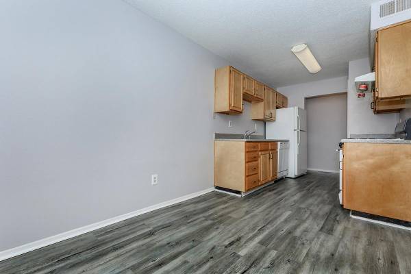 $1,194 / 3br - 1200ft2 - Beautiful Clubhouse with Large Community Room (Wynnbrook Pines Apartments)63685943915267123