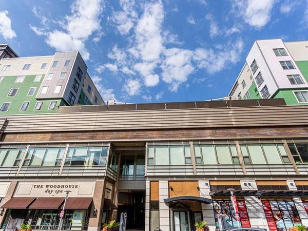 $3,905 / 2br - 1665ft2 - Encimeras de granito, Puertas estilo granero, Isla móvil, Barras de desayuno (North Bethesda)63616304806915123