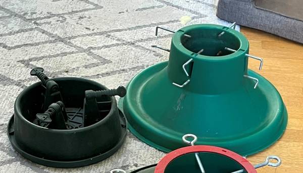 Christmas tree stand 1