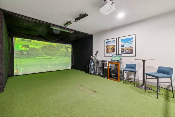 $2,399 / 2br - 1062ft2 - Wood-Style Flooring, Quartz Countertops, Yoga Room with Spin Bikes (Scottsdale)64024989391235124