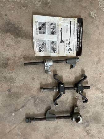 MacPherson spring compressor with variable spring arms and strut tools 1