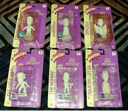 1999 LOT OF 6 UNIVERSAL MONSTERS GLOW IN THE DARK LITTLE BIG HEADS - $90 (Friendsville)63470661422721122