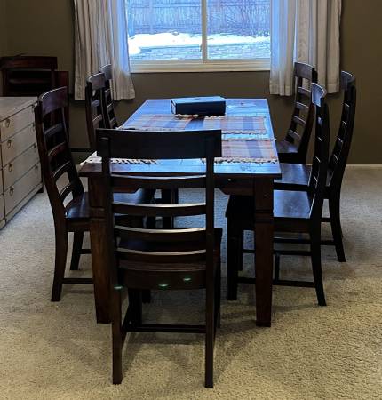 Dining Table and 8 Chairs (matching set) 1