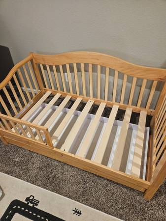 Toddler bed 1