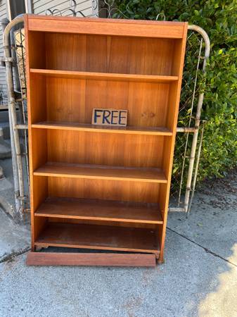 FREE BOOKSHELF 1