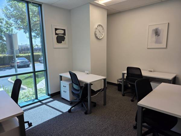 $131 👩‍💻📈Maximize Productivity With 40% OFF Reserved Coworking Desks! (Arden-Arcade / Sacramento)63900311407491123