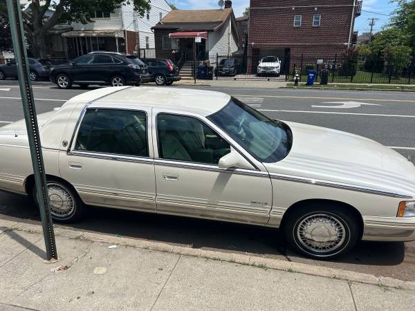 1999 Cadillac D’elegance Deville, 60s special - $2,49963614198144899122