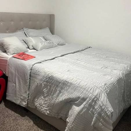 $650 / 2br - Casa tranquila ofrece habitación y baño hoy (fairfield / vacaville)63657796608131120