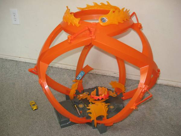 Lanzador de coches Hot Wheels "Fireball" - 15 USD (Marysville)63471419409411123