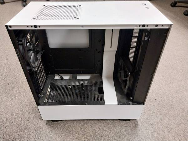 NZXT Gaming Case (missing glass) 1