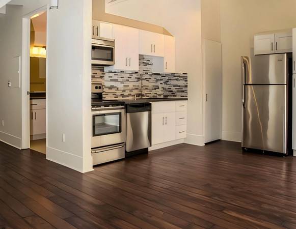 $2,299 / 1br - 1 Bed Apt w/ Open Layout - Urban Lover's Dream - Hard Flooring (Downtown in Gaslamp)63657276297603123