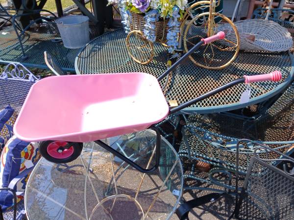 new toy wheelbarrow 1