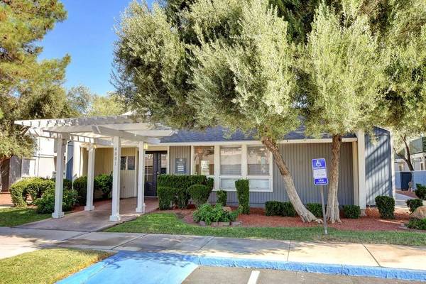 $1,010 / 1br - 600ft2 - Áreas de picnic y barbacoa, ducha a ras de suelo, se admiten mascotas (4801 Harrison drive , Las Vegas, NV)63859611954947121
