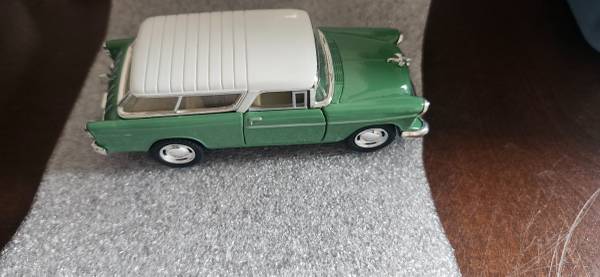 Kinsmart 1:40 Scale 1955 Chevy Nomad Die-Cast Toy Car 1