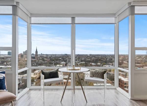$2,195 / 1br - OLD TOWN 1 Bedroom ~ Previously Condos ~ Custom Touches Across Each Unit (Old Town, Chicago)63844193652611121
