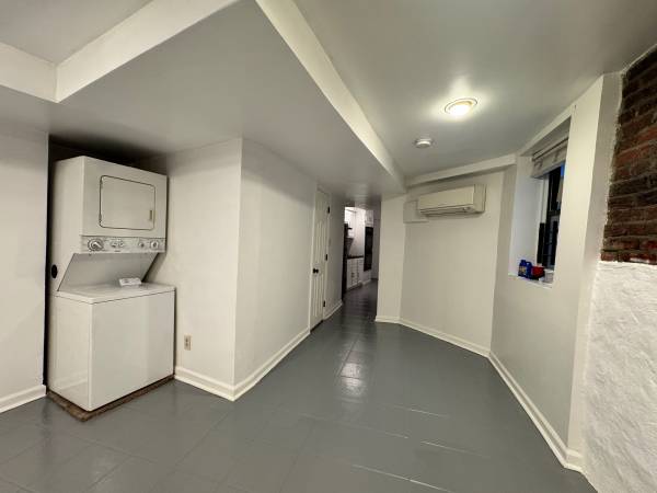$1,700 / 700ft2 - Bloomingdale/NoMa English Basement Studio, Utilities included63958908625923124