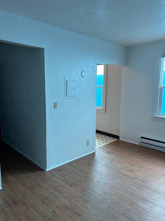 clean quiet studio apt downtown longview 1