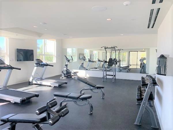 $2,400 / 1br - 720ft2 - Admite mascotas 1 habitación - 1 baño - unidad DISPONIBLE AHORA!! (OXNARD)63800402984705121