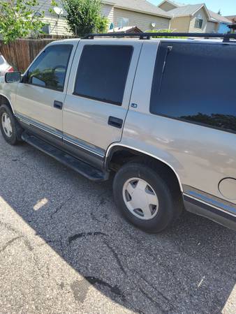 1998 Chevy Tahoe 254k needs work - $1,80063612449029633122