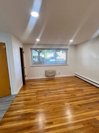 $2,300 / 1br - 1 Bed 1 Bath for rent (Everett)63828337608833124