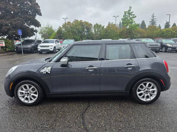 2015 Mini Hardtop 4 Puertas Cooper S Hatchback 4d Tracción Delantera Hatchback Dream Ci - $10,995 (MÁS DE 200 CAMIONETAS EN STOCK)63616151411841123