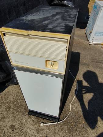 Broan trash compactor 1