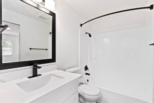 $1,825 / 2br - 800ft2 - Incredible value! This 2 bed / 1 bath floorplan is a must see! (Arlington)63885127718017121