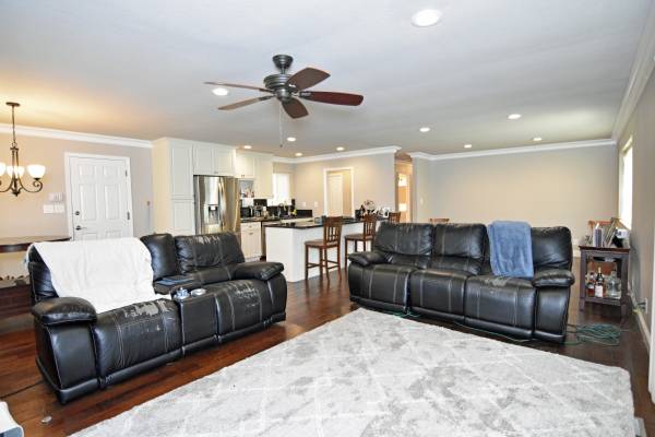$489,900 / 3br - 1398ft2 - 2661 Brooks Ct., Turlock, CA 95382 (Turlock)63970306716931124
