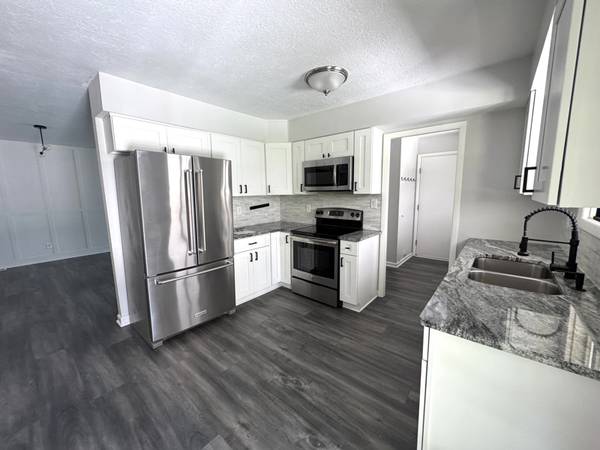 $2900.00 / 3br - 2060ft2 - Elevated suburban living63860364369665121