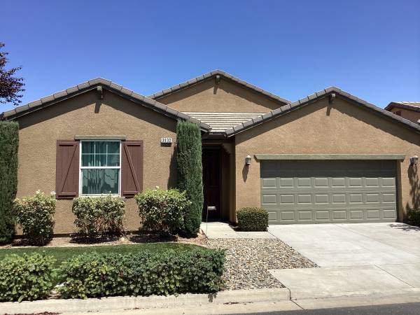 $2,195 / 3br - 1356ft2 - 3930 W. Prescott Ave (Visalia)63809664386433120