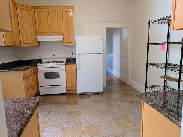 $1,399 / 3br - 1485ft2 - ++---Upper Noe Valley – Spacious 3-Room Arts & Crafts Flat w/ Courty! (San Francisco)64023716911362121