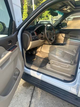 2011 Chevrolet tahoe - $11,000 (scotts valley)63617843732353124