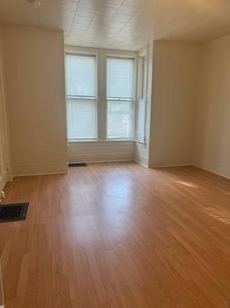 $950 / 3br - 3 bdrm, 1.5 bath house (Red Oak, IA)63968760794883120