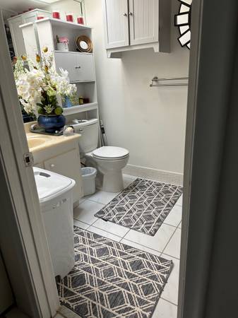 $950 / 1br - Rent furnished room with private bathroom (Pinos de Pembroke)63825129052931120