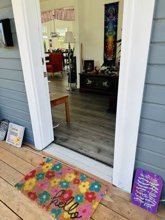 $950 Sunny room with private bath in fragrance free community home (Overlook, N Pdx)63999453088130120