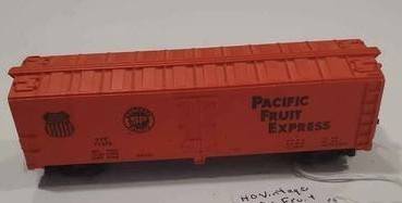 HO SCALE VINTAGE PACIFIC FRUIT EXPRESS #77678 BOX CAR 1