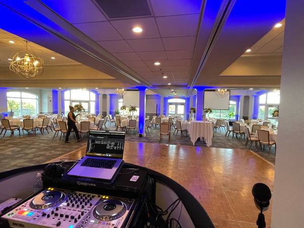 PRO DJ —Accepting Last Minute Bookings for Fall Weddings, Halloween , Haunted  1