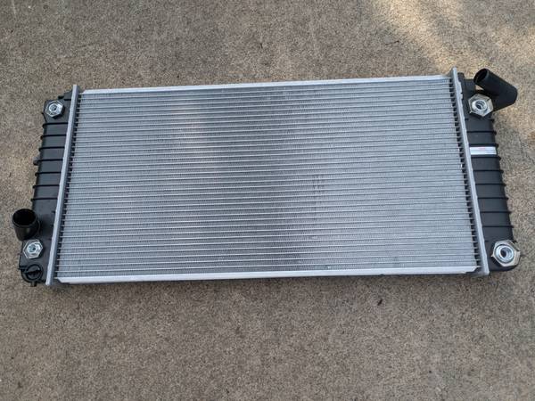 Radiator For Cadillac Eldorado1994-2002, NEW 1