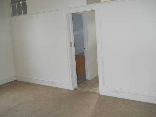 $900 / 1br - Amplio y luminoso ático cerca del centro (Lafayette)63680140089985124