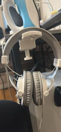 Headset desk mount 1
