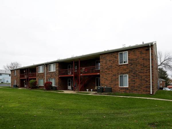 $1,085 / 2hab - 870 pies² - 🔐 Patio privado + 2hab? ¡Sí, por favor! – ¡Visite Indian Springs hoy! 🌻 (2609 Bow Court, South Bend, IN)63666032192897121