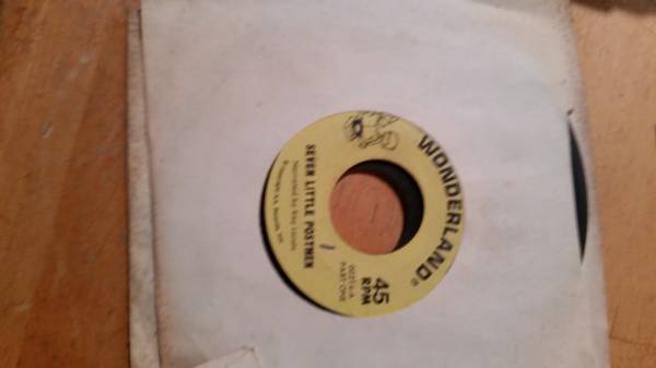 17 45rpm records 1