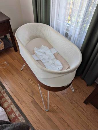 Snoo - Happiest Baby Smart Sleeper Bassinet 1