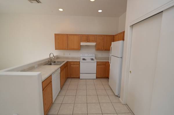 $1,650 / 3br - 1371ft2 - HUGE 3/2 with 2-car garage in Sahuaro High area! (8535 E Seabury Court 2)63675013941635122