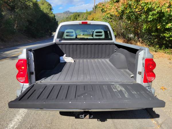 2006 Dodge Dakota Pickup - V8 4x4 6 Speed Manual Transmission - Rare - $8,300 (hayward / castro valley)63654700347907123