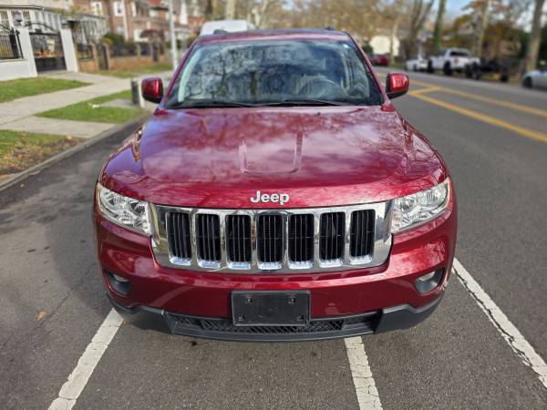 2013 Jeep grand cherokee laredo 1