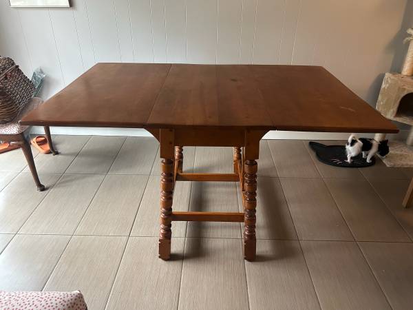 Drop leaf maple dining table + 2 chairs 1