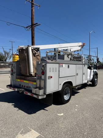 2008 Ford F-450 Altec - Photo 12